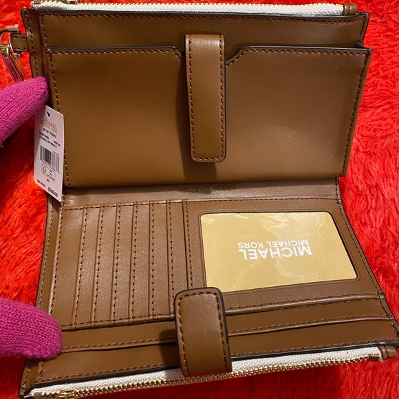 Brand New Mk Jet Set Travel - Picture 3 of 4